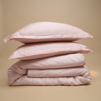 COCO & CICI TENCEL TWILL DEKBEDOVERTREK LICHTROZE QUEEN 200 X 220 CM + 2 KUSSENSLOPEN 60 X 70 CM