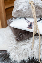 J-LINE KUSSEN CUTIE – POLYESTER/ACRYL – MUIZENGRIJS – 45 CM