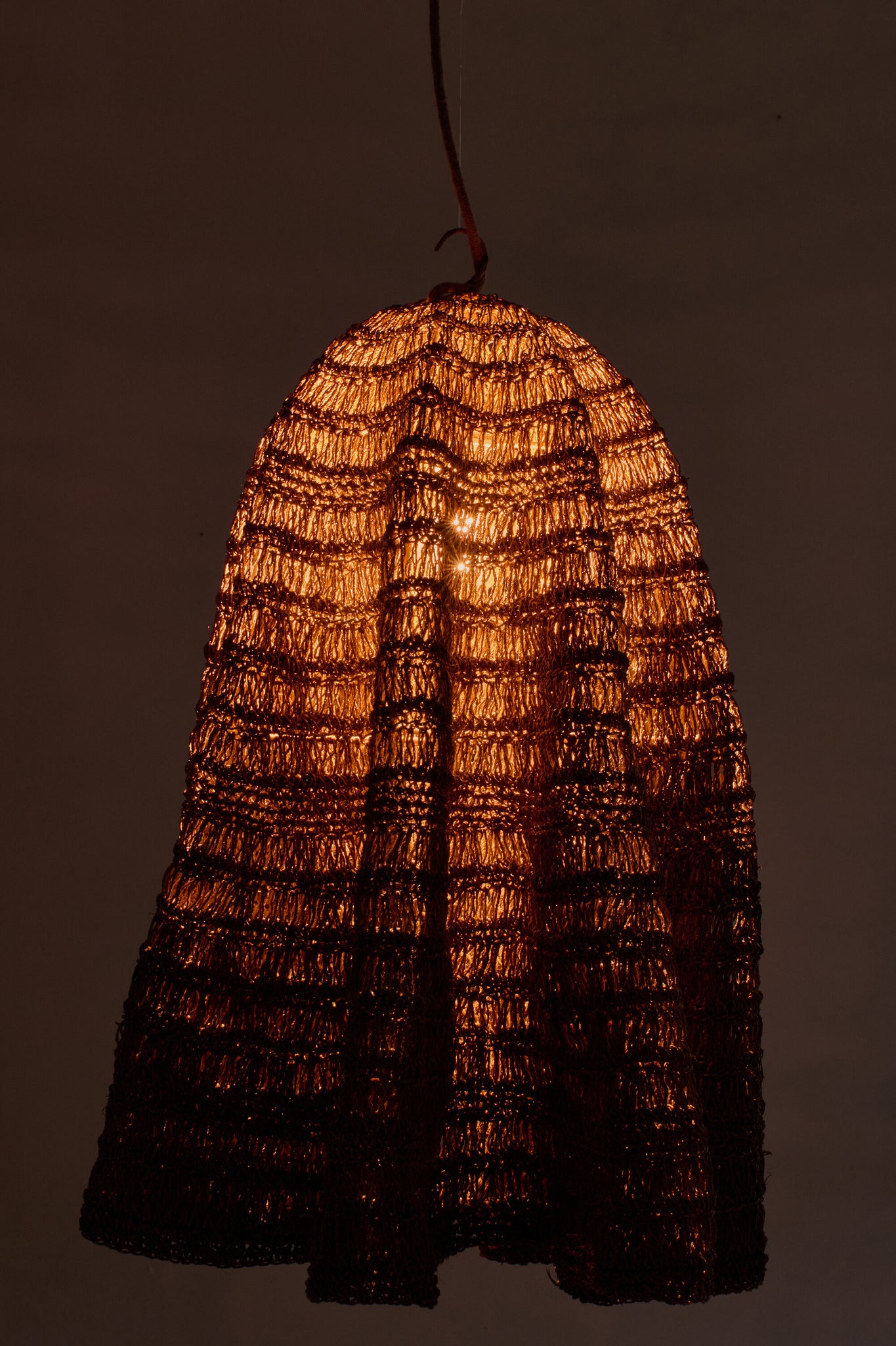 J-LINE LAMPENKAP GEVLOCHTEN BLAD NATUREL GROOT