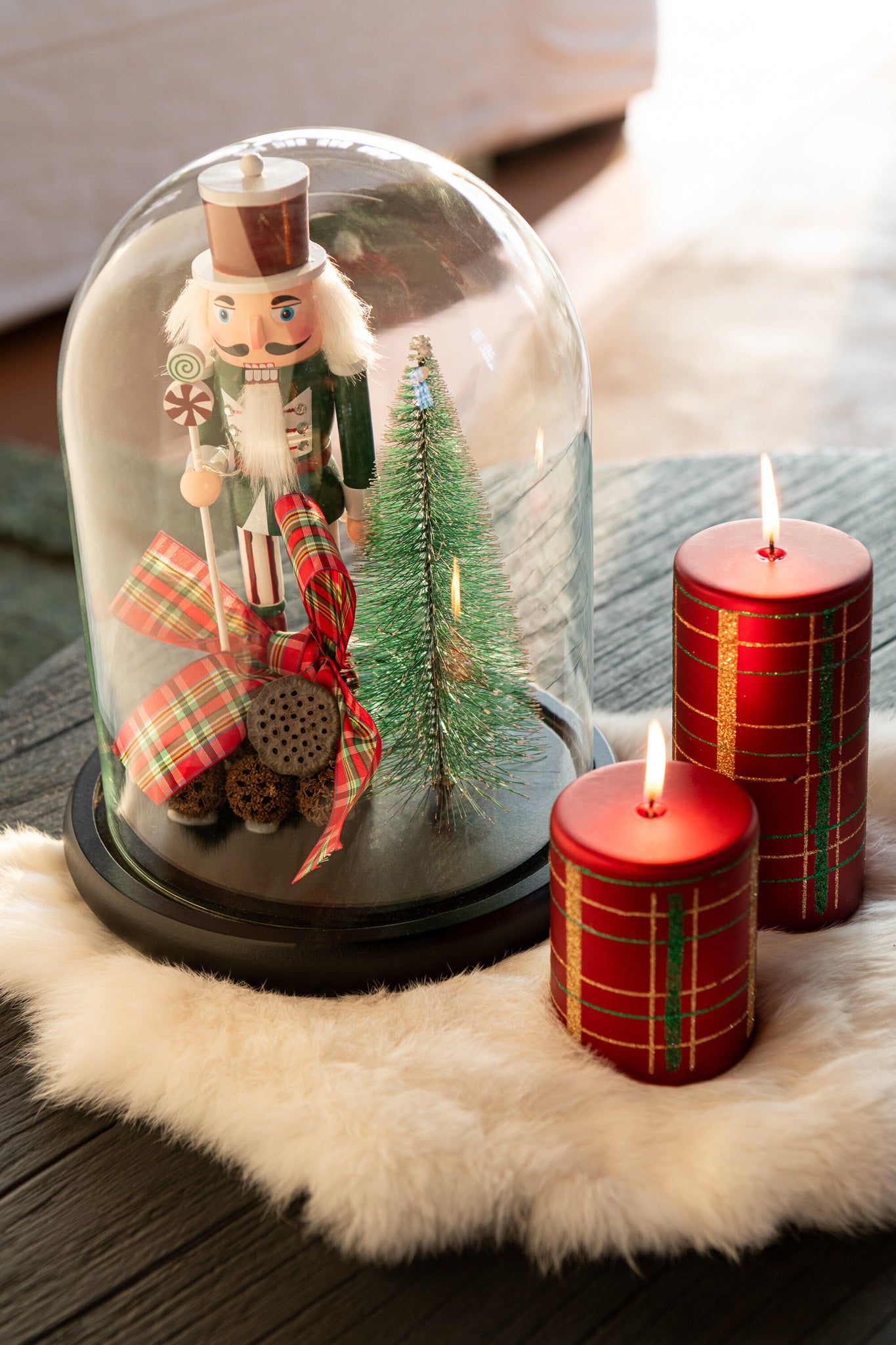 J-LINE DECORATIEVE GLAZEN KERSTBEL NOTENKRAKER ROOD/DONKERGROEN GROOT