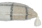 Kussen met kwastjes van polyester in het beige.