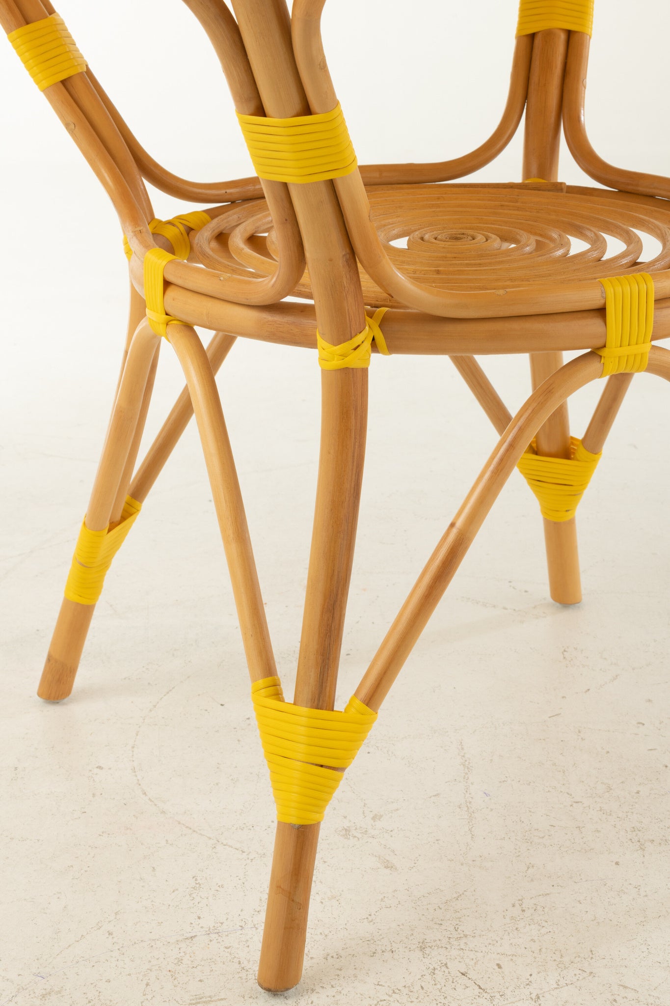 Eettafel rotan geel/wit