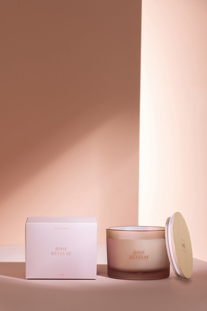 J-Line Scented Candle Accords Essentiels Rose Rêveuse - 28H: