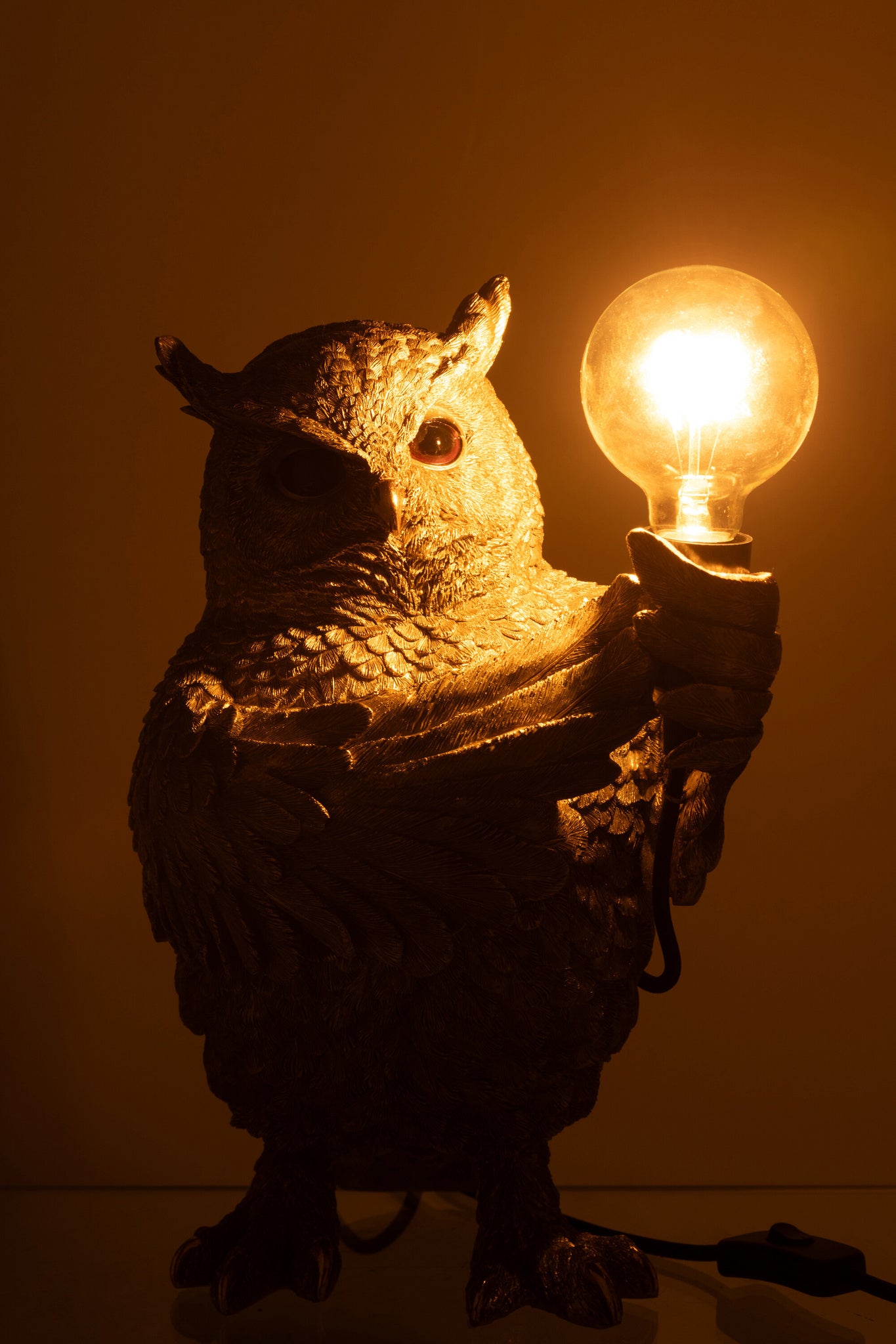 Tafellamp uil van hars, goudkleurig