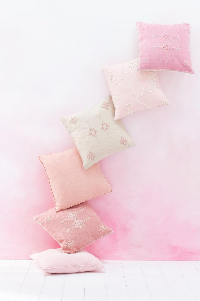 J-LINE KUSSEN DIAMANTEN + PIJLEN – KATOEN/POLYESTER – CREME/ROZE – 45 CM
