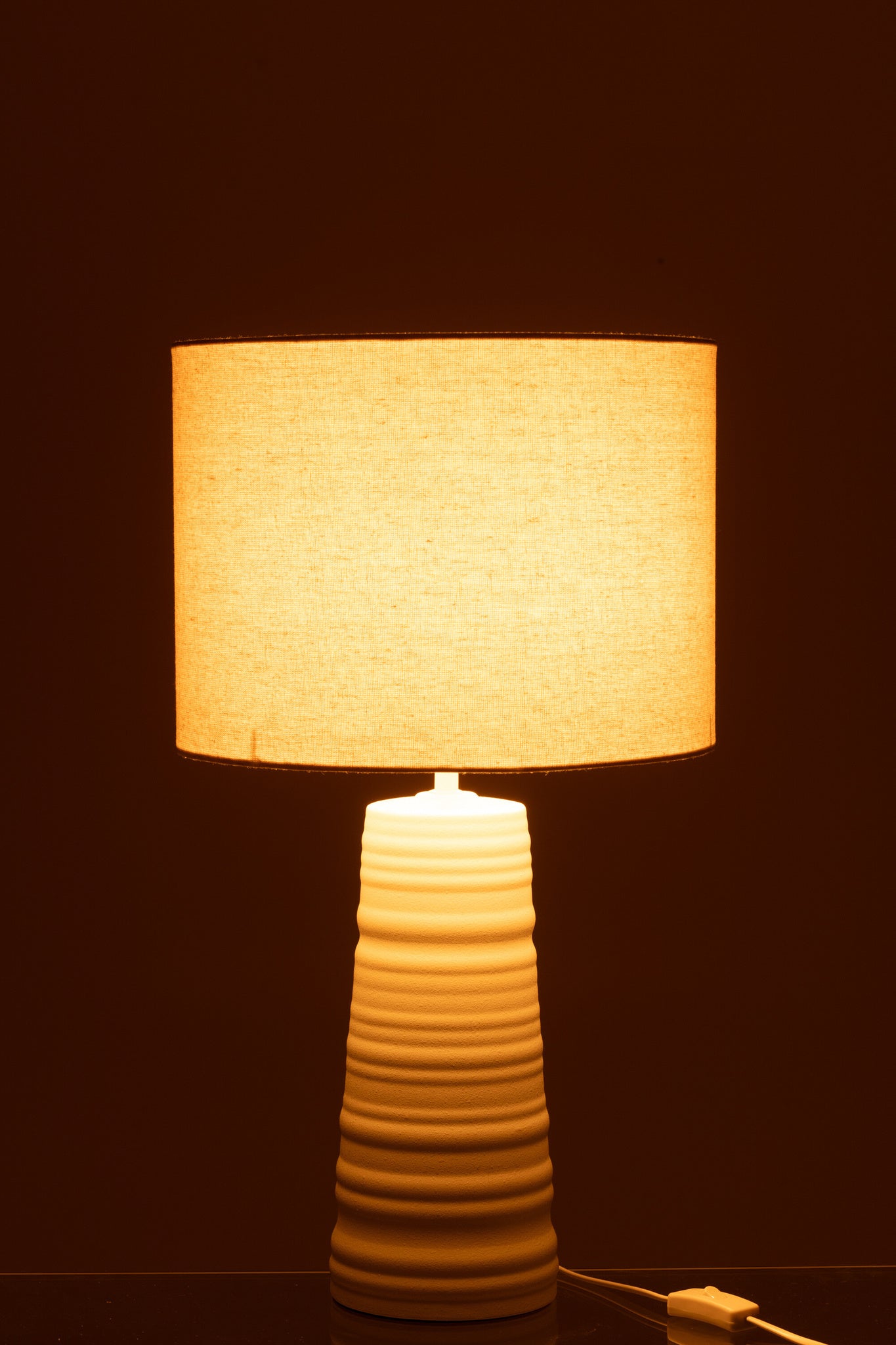 Witte keramische tafellamp