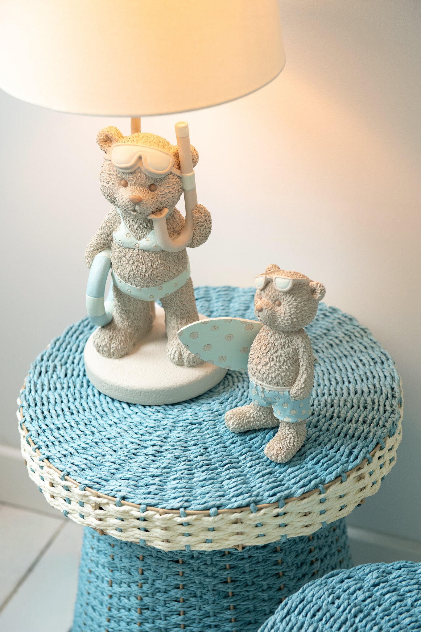 Tafellamp beer strand meisje/jongen polyresin beige/lichtblauw assortiment van 2