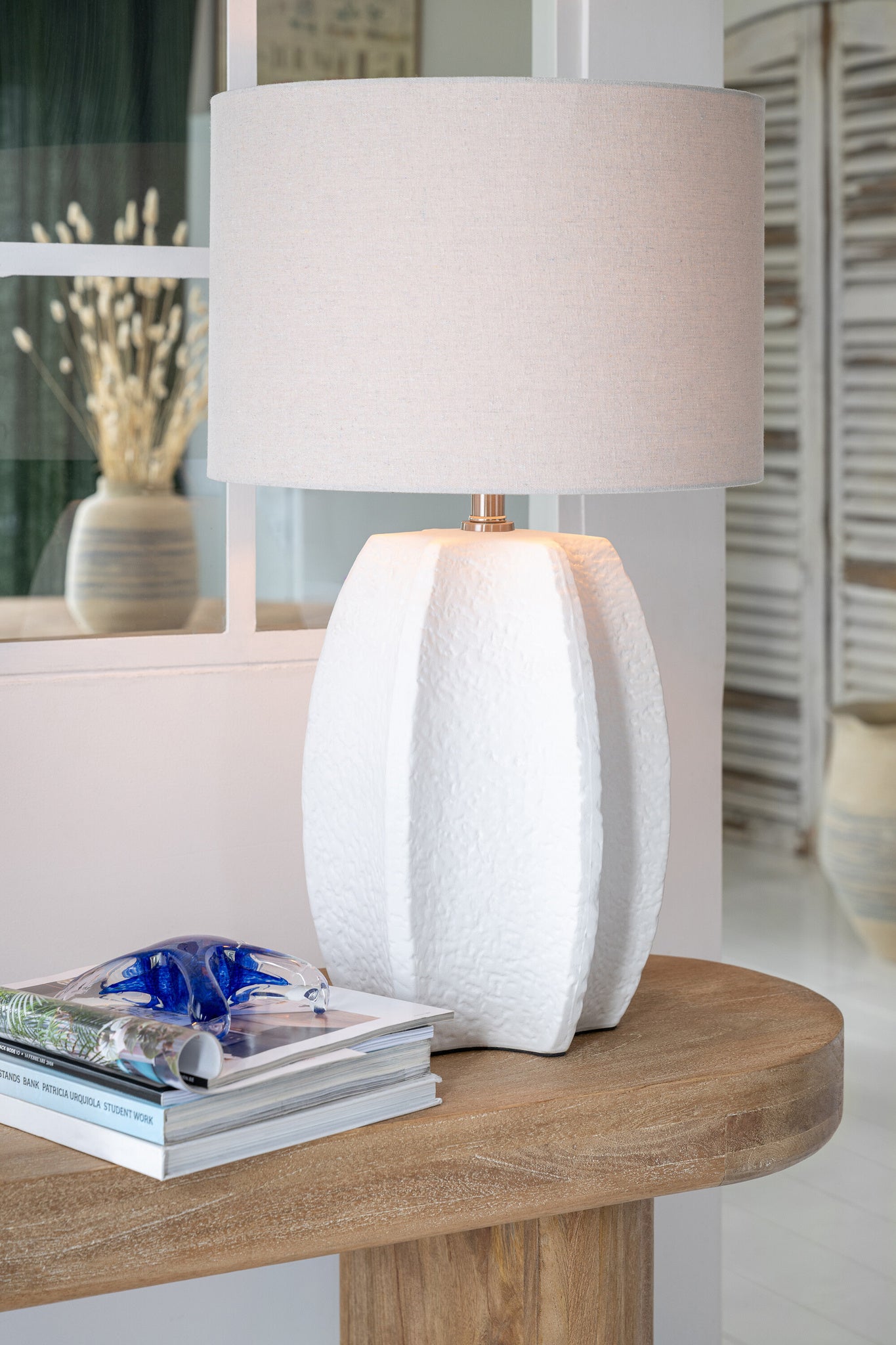 Witte keramische tafellamp