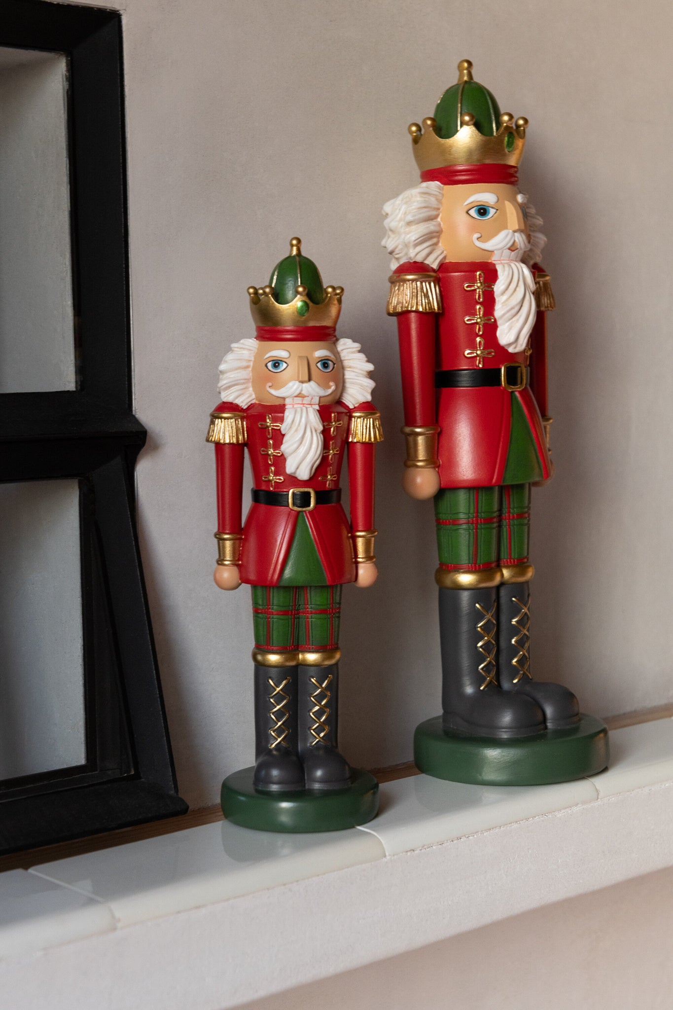 J-LINE NOTENKRAKER OP VOET LIMEPOEDER KERST ROOD/DONKERGROEN GROOT