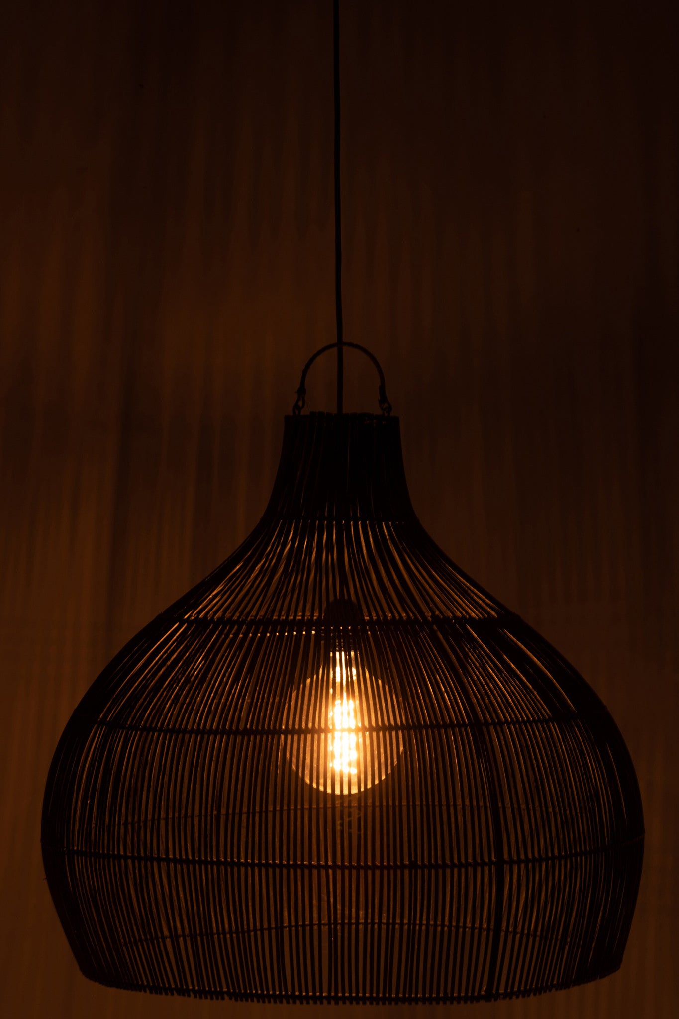 Rotan lampenkap in peervorm, zwart