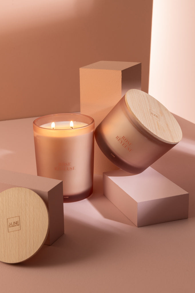 J-Line Scented Candle Accords Essentiels Rose Rêveuse - 28H: