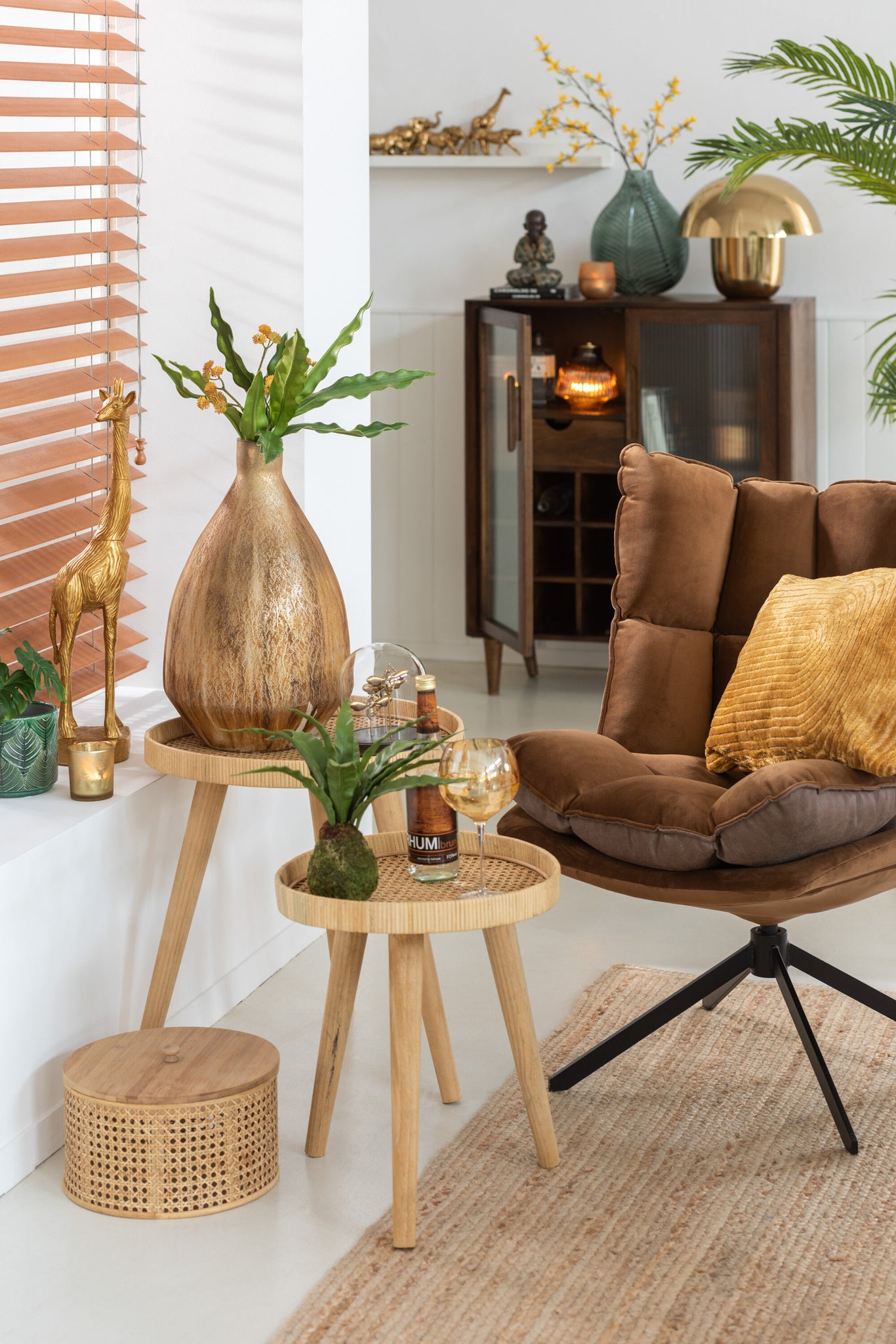 Relaxstoel met kussen op frame, textiel/metaal, bruin